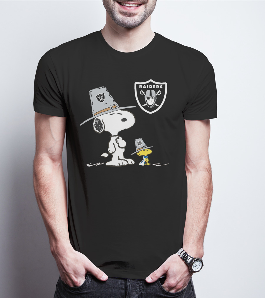 Raiders Snoopy And Woodstock Pilgrim Hat Football Tribute T-Shirt