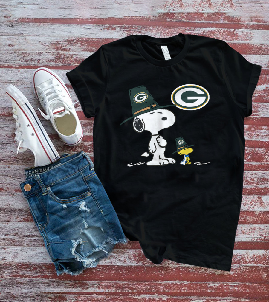 Snoopy And Woodstock Green Bay Packers Fan Gear T-Shirt