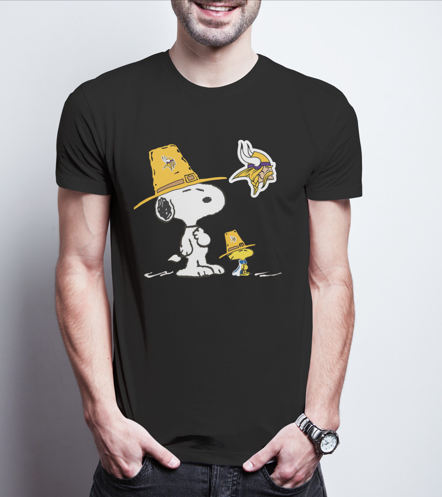 Vikings Snoopy And Woodstock Pilgrim Hats Nfl Mascot T-Shirt