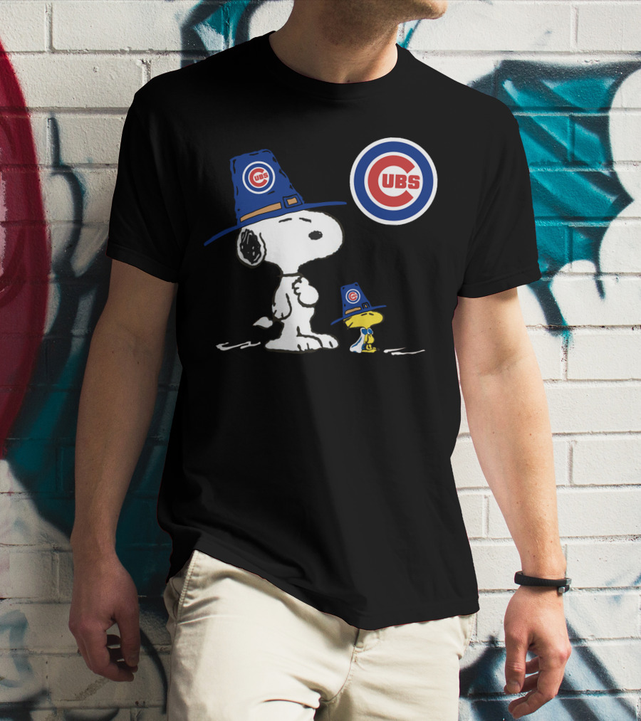Chicago Cubs Snoopy Woodstock Pilgrim Hat T-Shirt