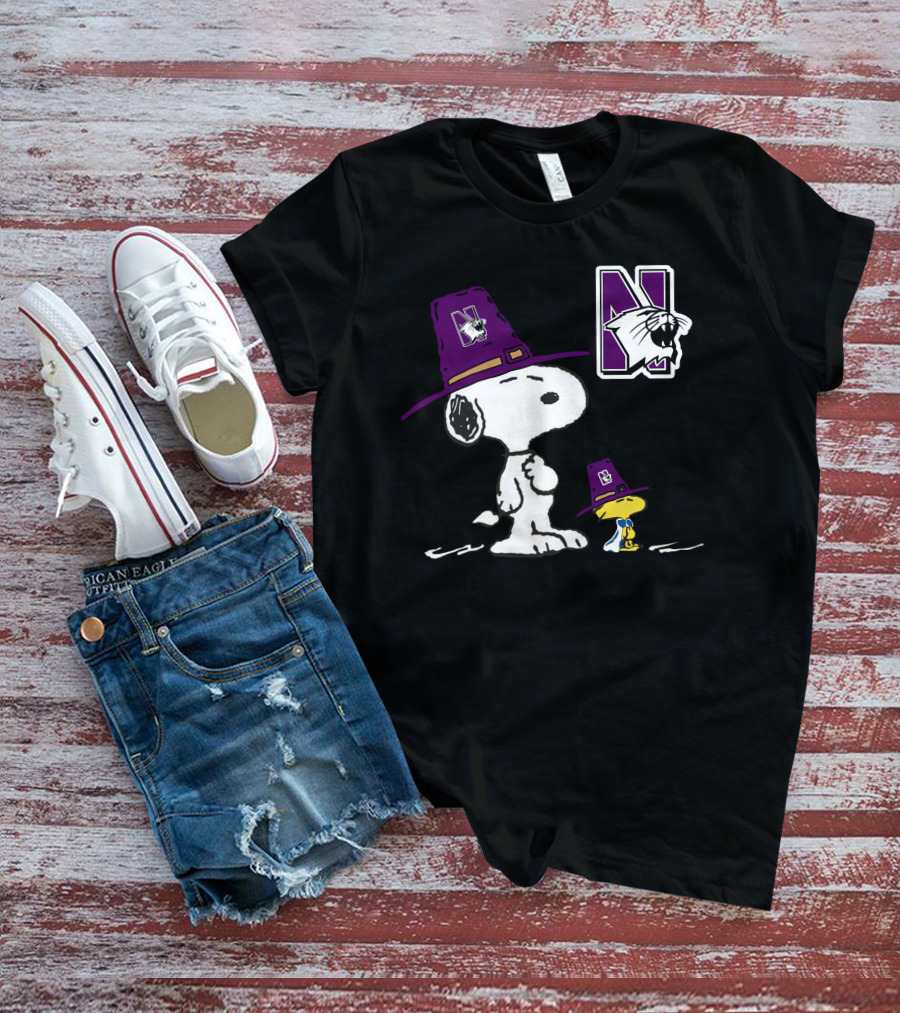 Snoopy And Woodstock Northwestern Wildcats Pilgrim Hat T-Shirt