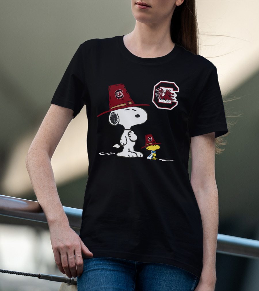 South Carolina Gamecocks Snoopy Woodstock Thanksgiving Pilgrim Hats T-Shirt