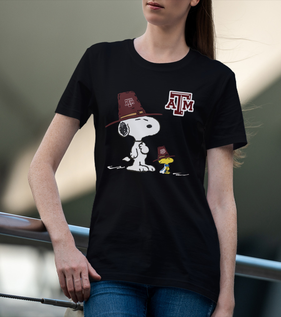 Texas A&M Aggies Snoopy And Woodstock Pilgrim Hat T-Shirt