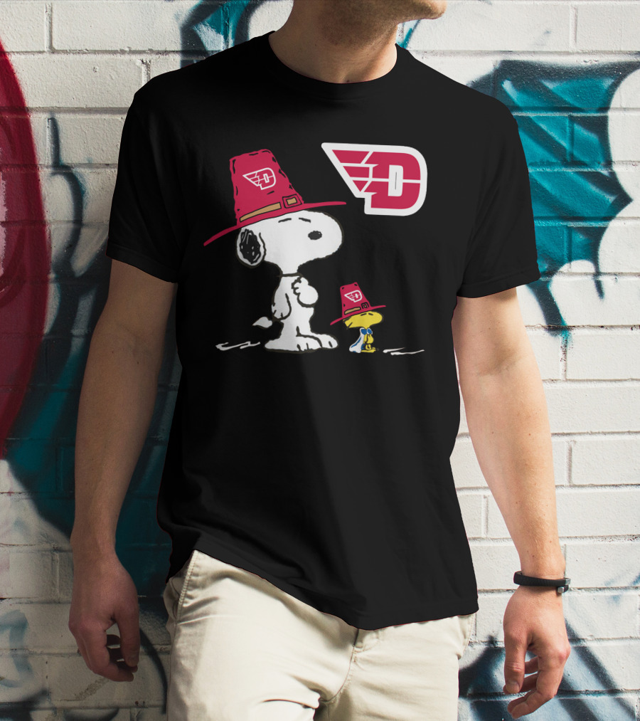 Dayton Flyers Snoopy And Woodstock Pilgrim Hats T-Shirt