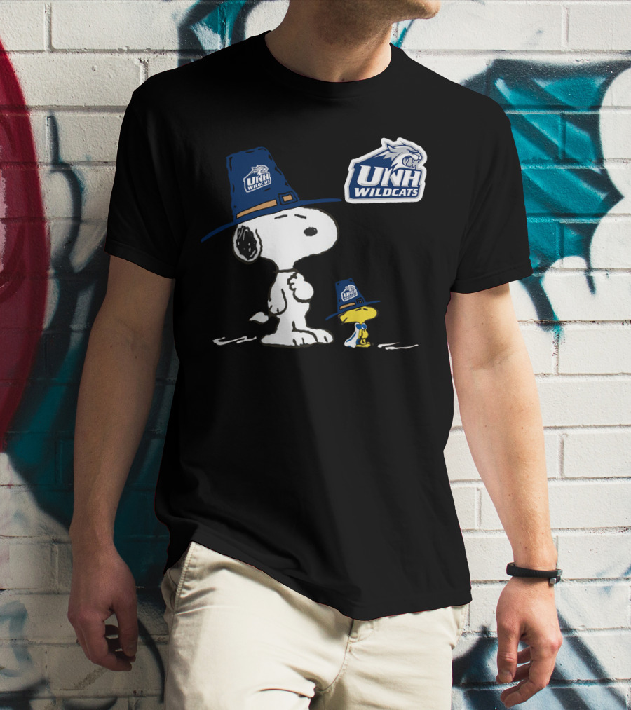 UNH Wildcats Snoopy And Woodstock Pilgrim Hat T-Shirt