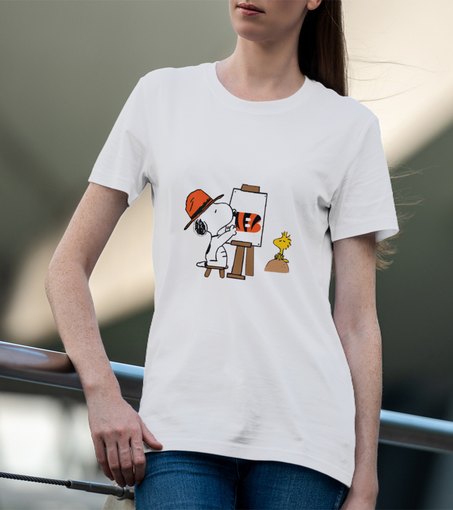 Snoopy Painting Cincinnati Bengals T-Shirt