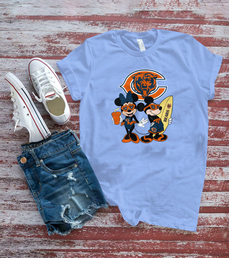 Bears Mickey Happy Vacation Chicago Football Theme Minnie And Mickey Beach Fun T-Shirt
