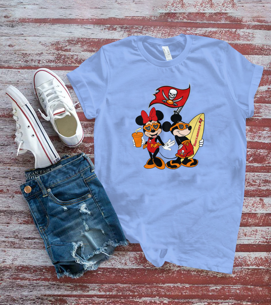Buccaneers Vacation Mickey And Minnie With Pirate Flag And Surfboard T-Shirt