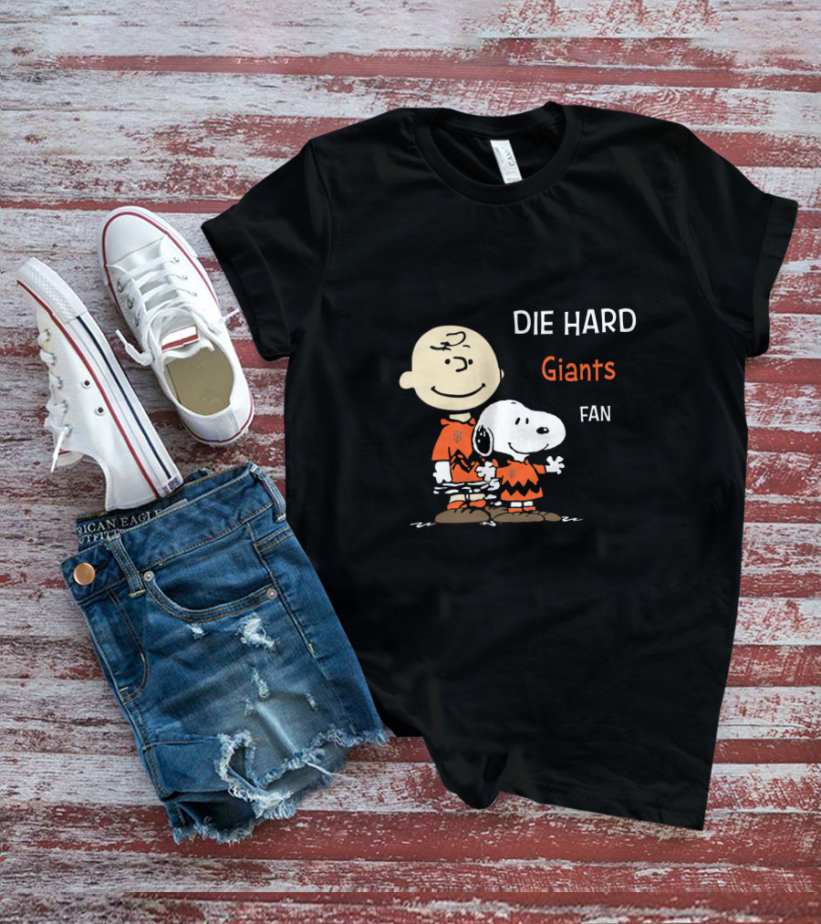 Die Hard Giants Fan Snoopy With Charlie Brown T-Shirt