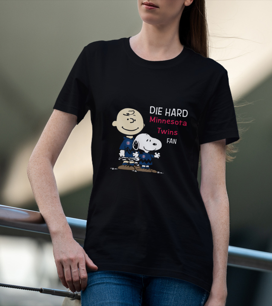 Die Hard Minnesota Twins Fan Snoopy And Charlie Brown T-Shirt
