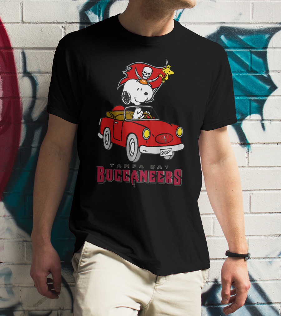 Tampa Bay Buccaneers Snoopy Driving Red Car T-Shirt
