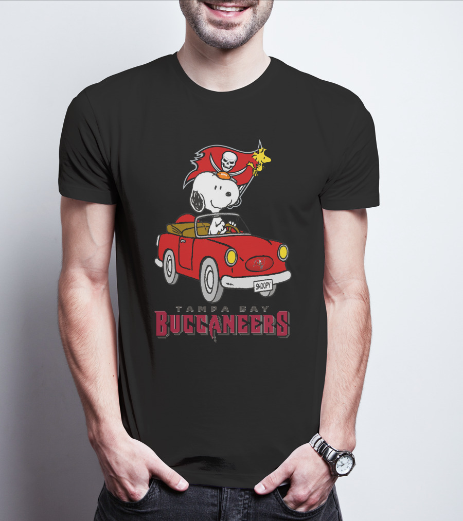 Tampa Bay Buccaneers Snoopy Driving Red Car T-Shirt