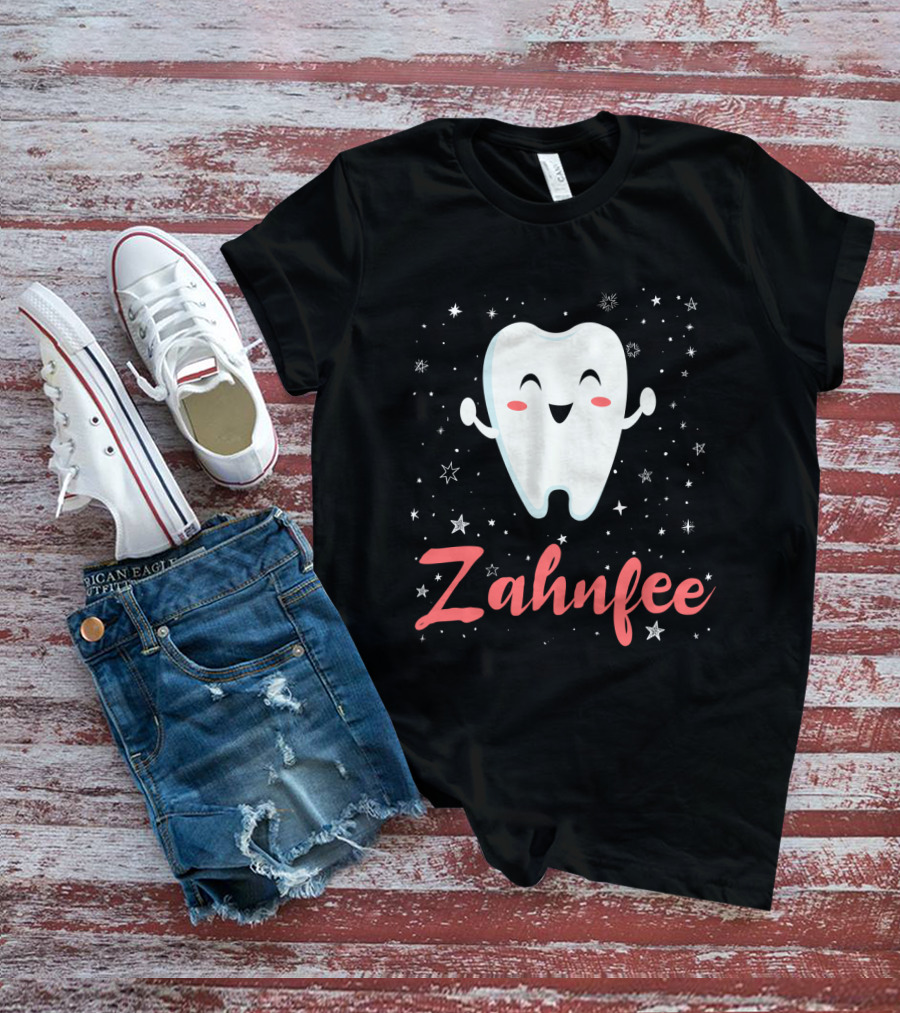 Fasching Kostüm Zahnfee Mit Fröhlichem Zahn Und Sternenhintergrund T-Shirt