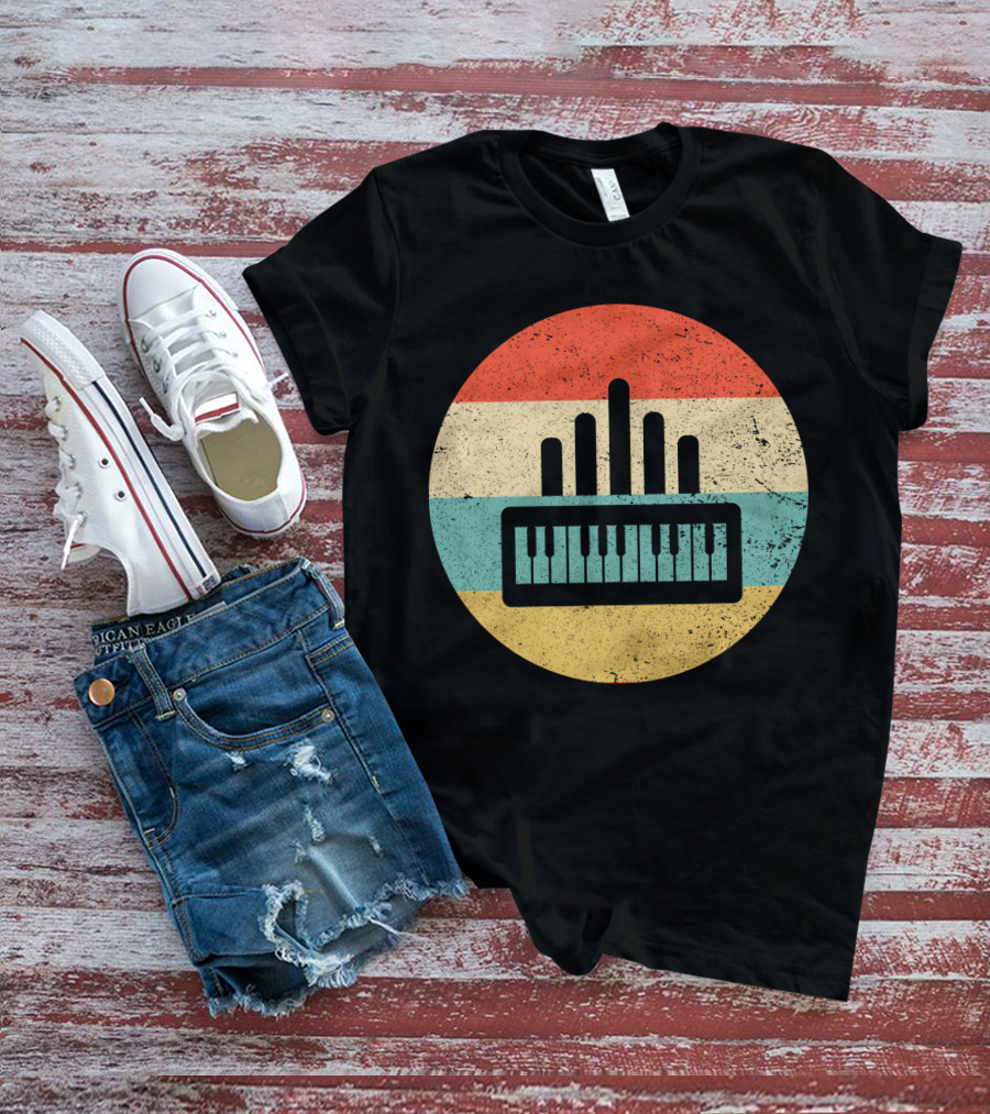 Vintage Retro Organ Keyboard With Striped Circle T-Shirt