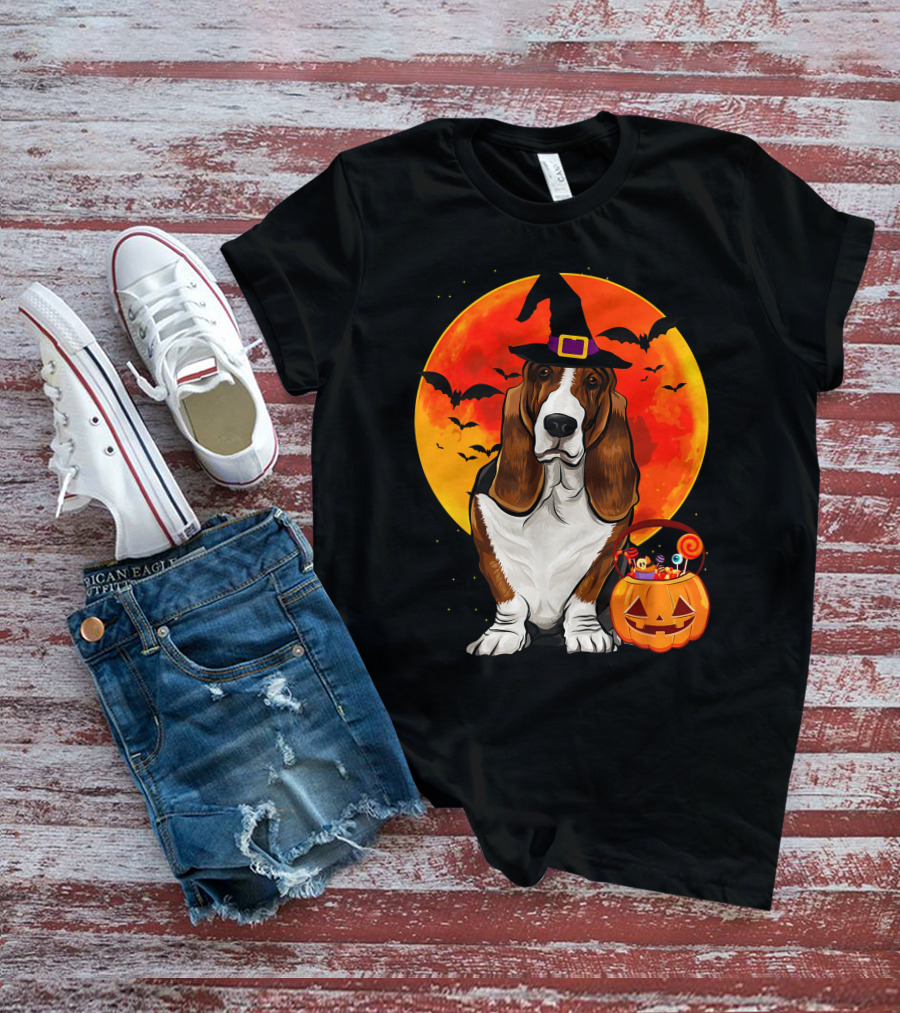 Basset Hound Witch Hat Halloween Pumpkin Candy Holder With Full Moon And Bats T-Shirt