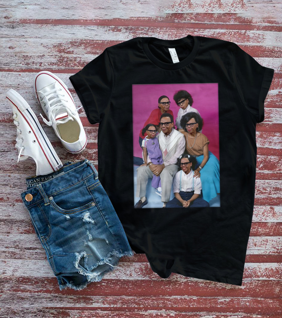 Mcdonkey Designs Keeping Up With The Ru's Family Portrait With Glasses On Pink Background T-Shirt