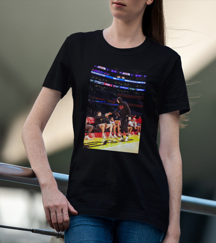 Austin Reaves And Alex Caruso NBA Courtside Handshake Bulls Lakers T-Shirt