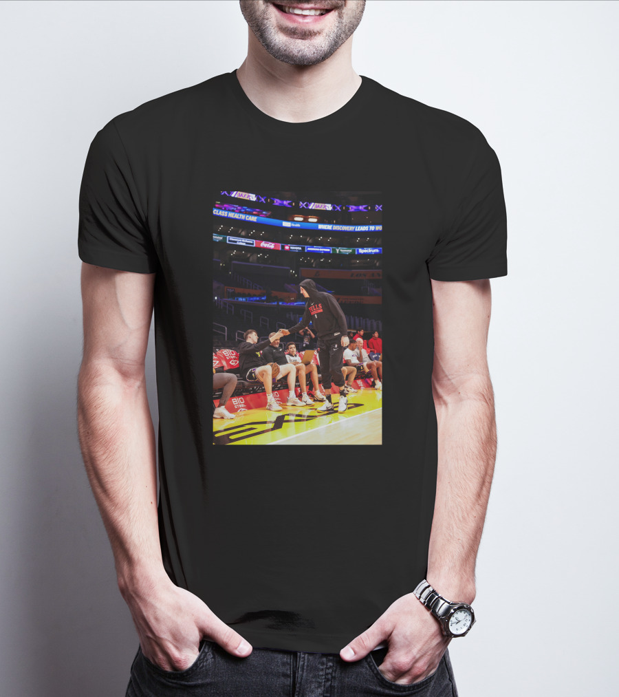 Austin Reaves And Alex Caruso NBA Courtside Handshake Bulls Lakers T-Shirt