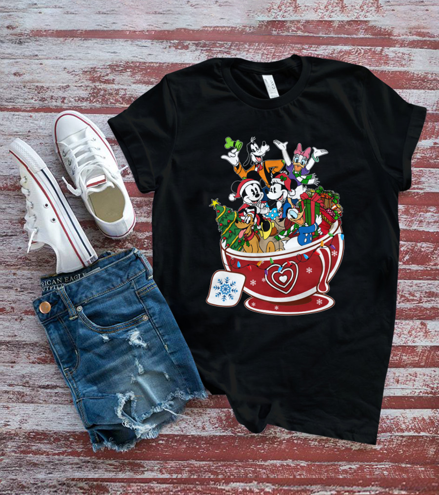Xmas Minnie Mickey Daisy Donald Goofy Pluto Festive Cup T-Shirt