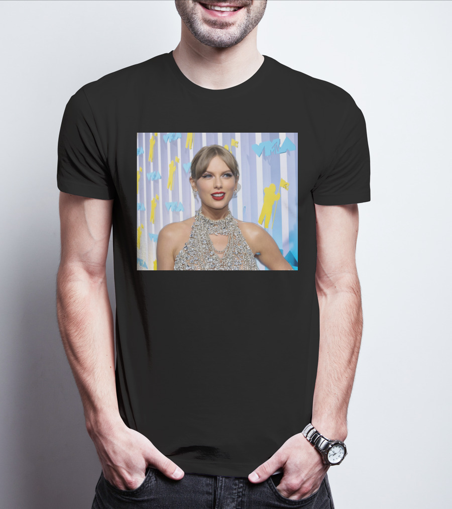 Taylor Swift MTV VMA Red Carpet Look With Silver Sequin Dress T-Shirt