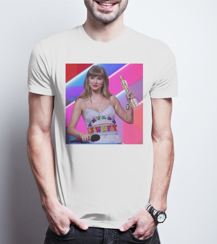 TAYLOR SWIFT BRIT AWARDS WINNING MOMENT T-Shirt