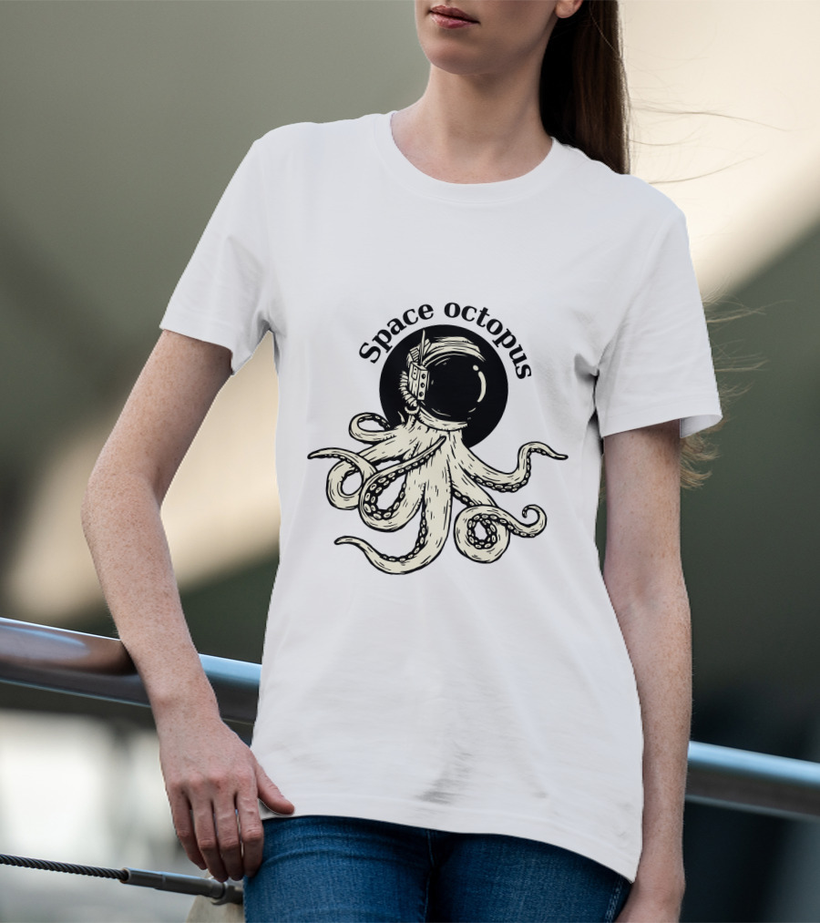 Space Octopus Astronaut Helmet Retro T-Shirt