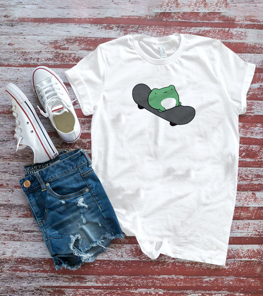 Skateboard Frog On Minimalist Deck T-Shirt