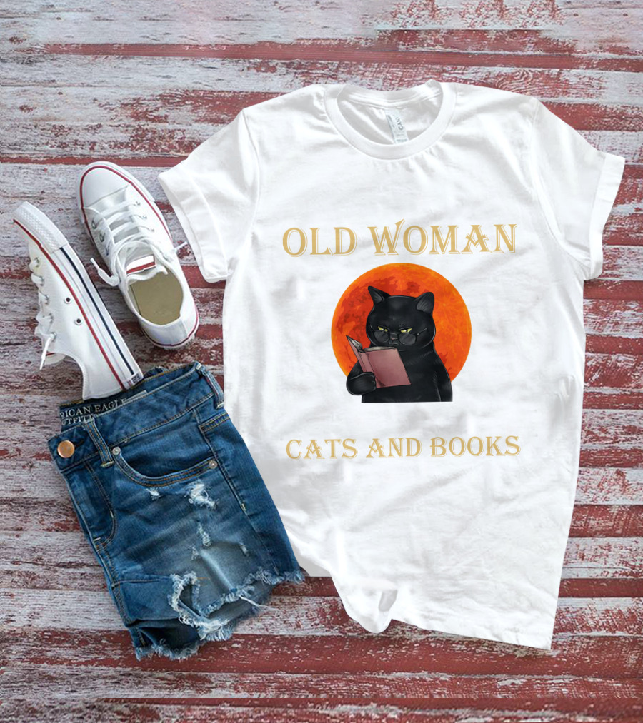 Old Woman Cats And Books Black Cat Reading Orange Moon T-Shirt