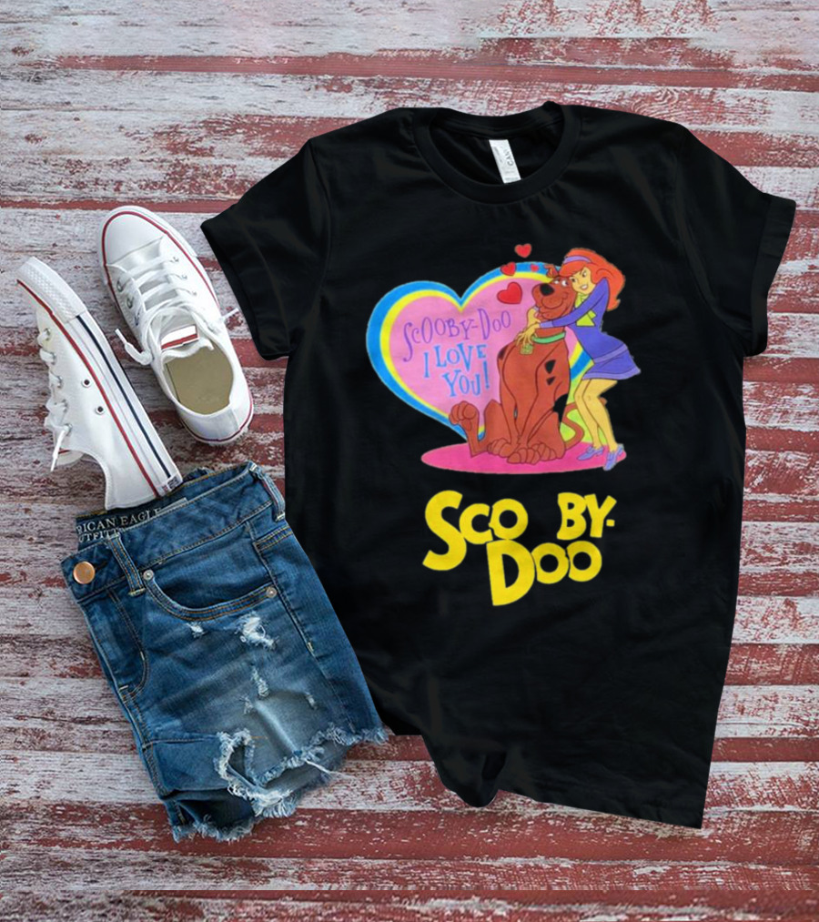 Scooby-Doo I Love You Heart And Hug With Daphne T-Shirt