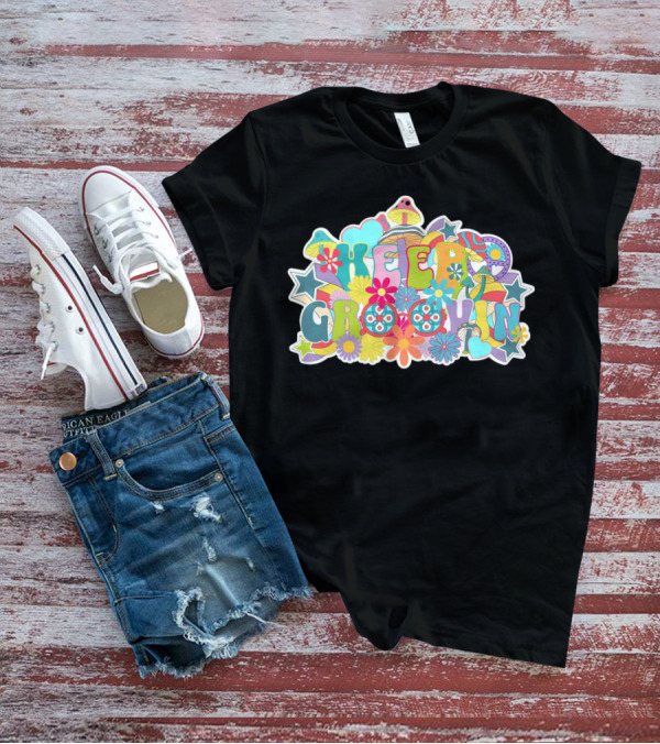 KEEP GROOVIN Psychedelic Flowers And Stars Retro Vibes T-Shirt