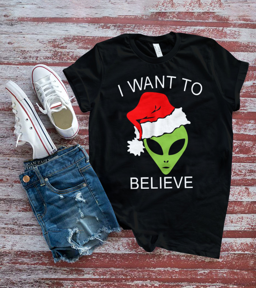 I Want To Believe Alien Santa Hat Christmas T-Shirt