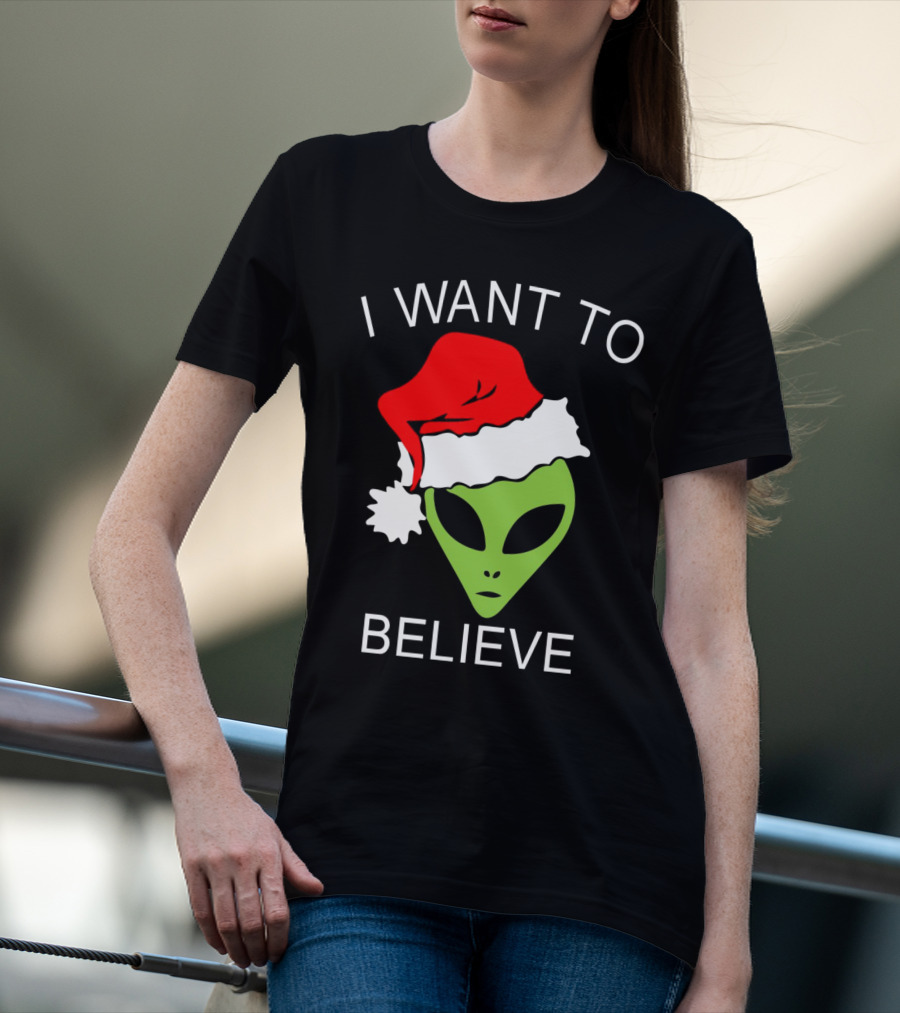 I Want To Believe Alien Santa Hat Christmas T-Shirt