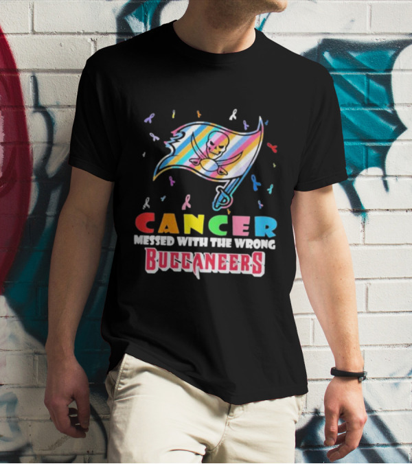 Cancer Messed With The Wrong Buccaneers Rainbow Skull Flag And Ribbons T-Shirt