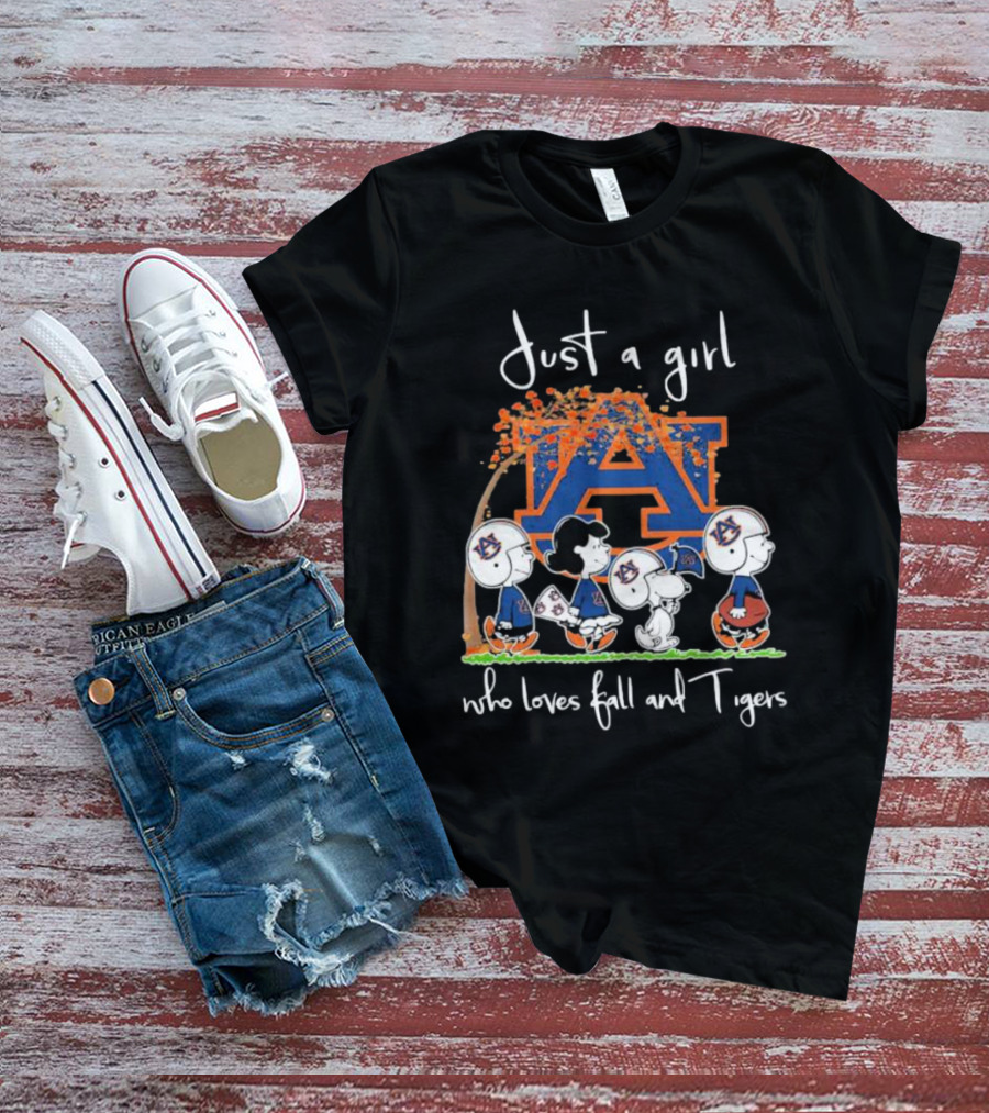 Just A Girl Who Loves Fall And Auburn Tigers With Snoopy And Charlie Brown T-Shirt