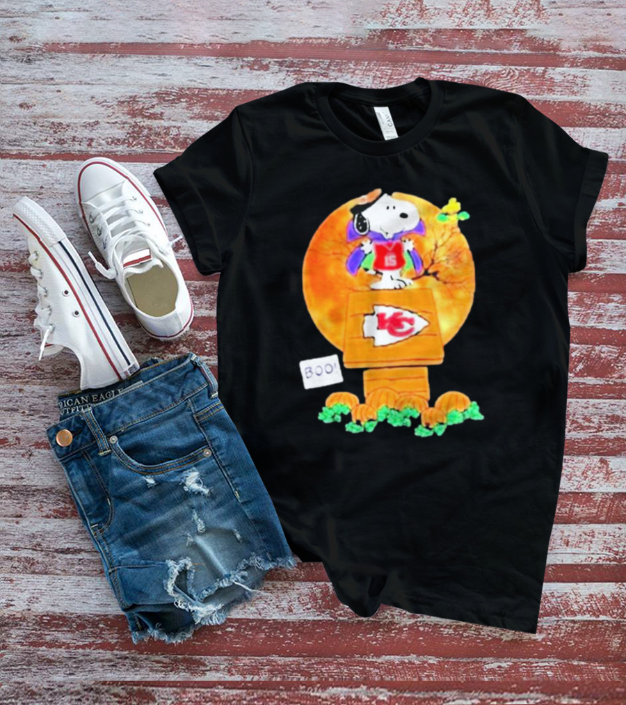 Snoopy Woodstock Witch Boo Kansas City Chiefs Halloween Peanuts Charlie Brown 15 T-Shirt