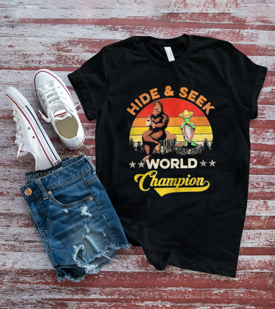 Hide And Seek World Champion Bigfoot Alien Vintage Retro T-Shirt