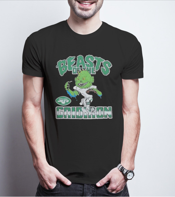 New York Jets Beasts Of The Gridiron Monster Holding Football T-Shirt