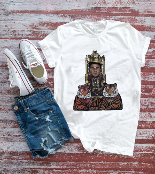 Travis Tiger King Throne With Crown And Two Tigers T-Shirt