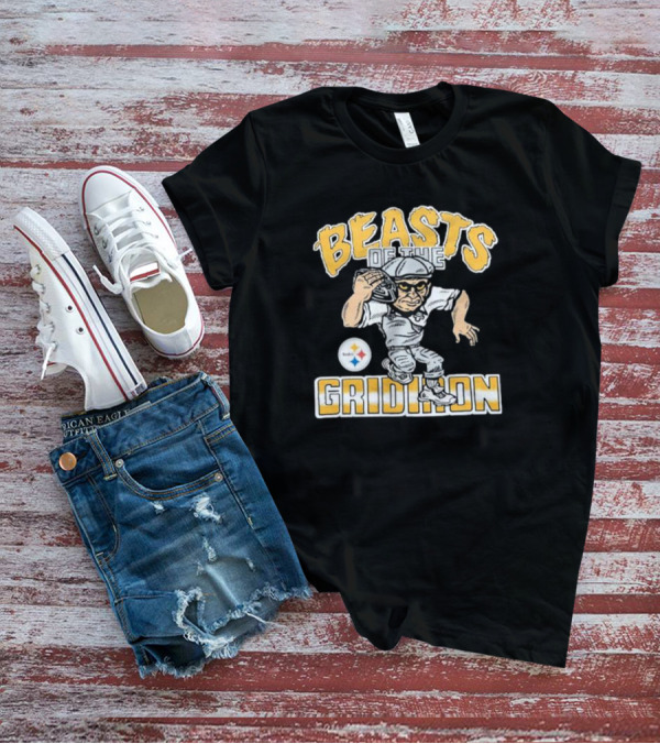Pittsburgh Steelers Beasts Of The Gridiron Football Player With Helmet And Ball T-Shirt