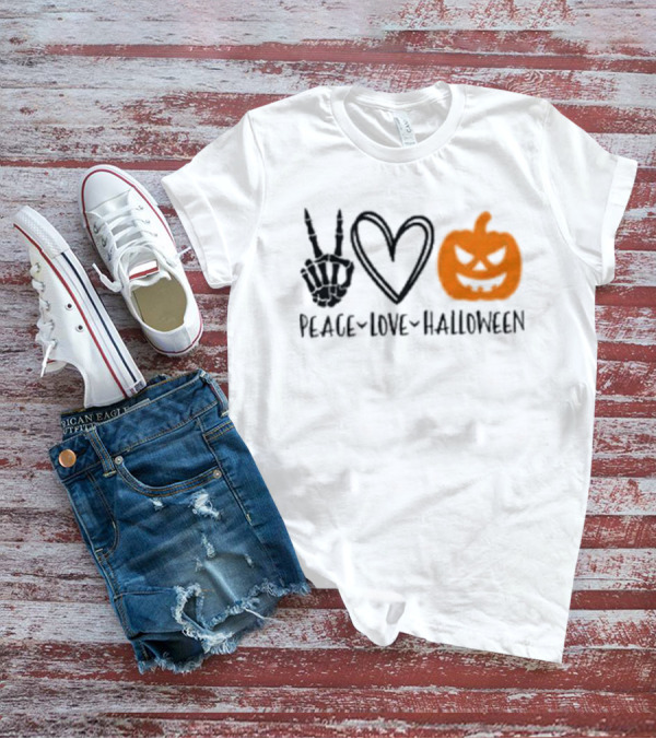 Peace Love Halloween Skeleton Hand Heart Pumpkin T-Shirt