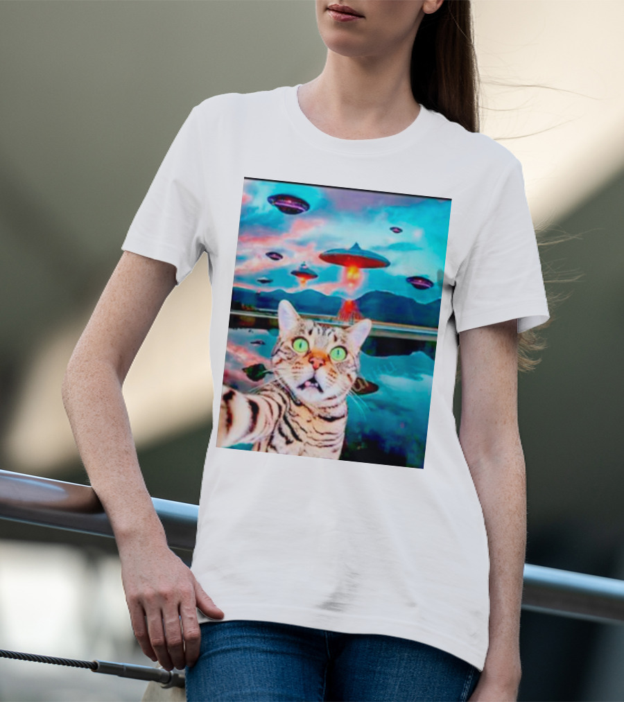 Cat Takes Selfie With UFOs In Scenic Landscape T-Shirt