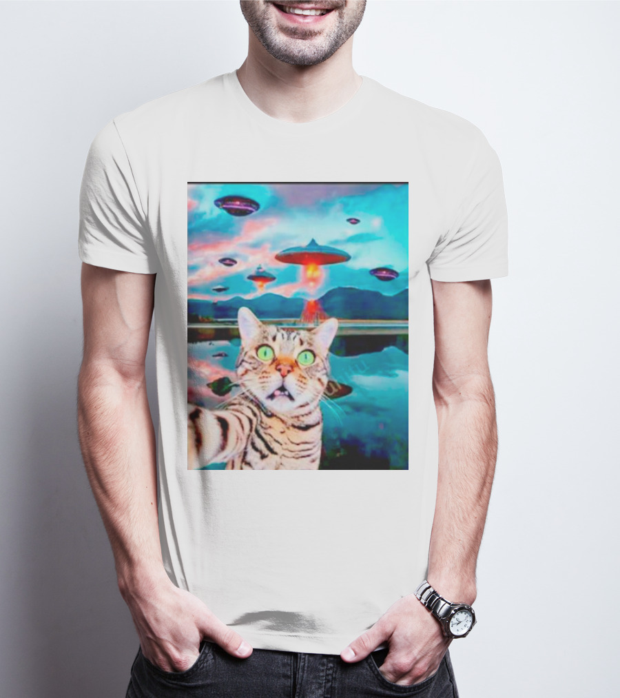 Cat Takes Selfie With UFOs In Scenic Landscape T-Shirt