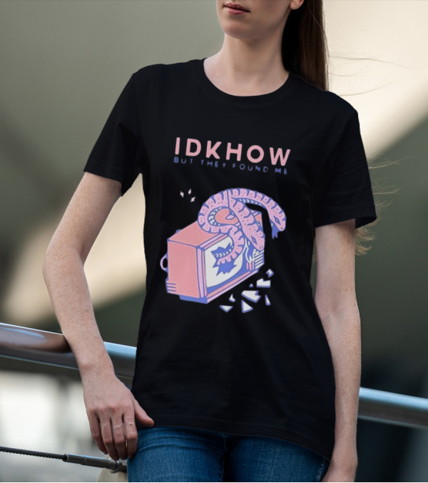 IDKhow But They Found Me Snake Crushed TV Pastel Pink Blue Image T-Shirt