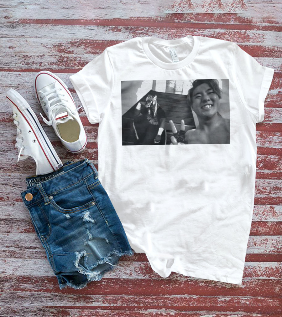 Master Wato El Desperado Peace Sign Selfie Stairs T-Shirt