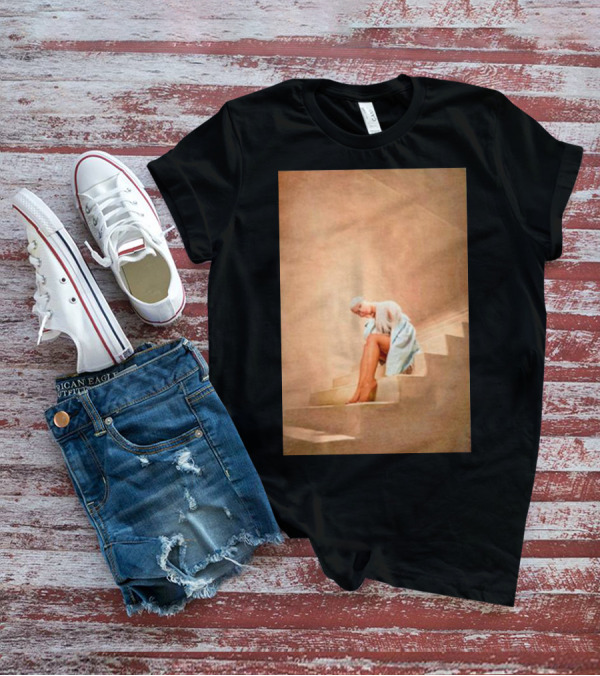 Ariana Grande Staircase Poster Style Sitting On Steps T-Shirt