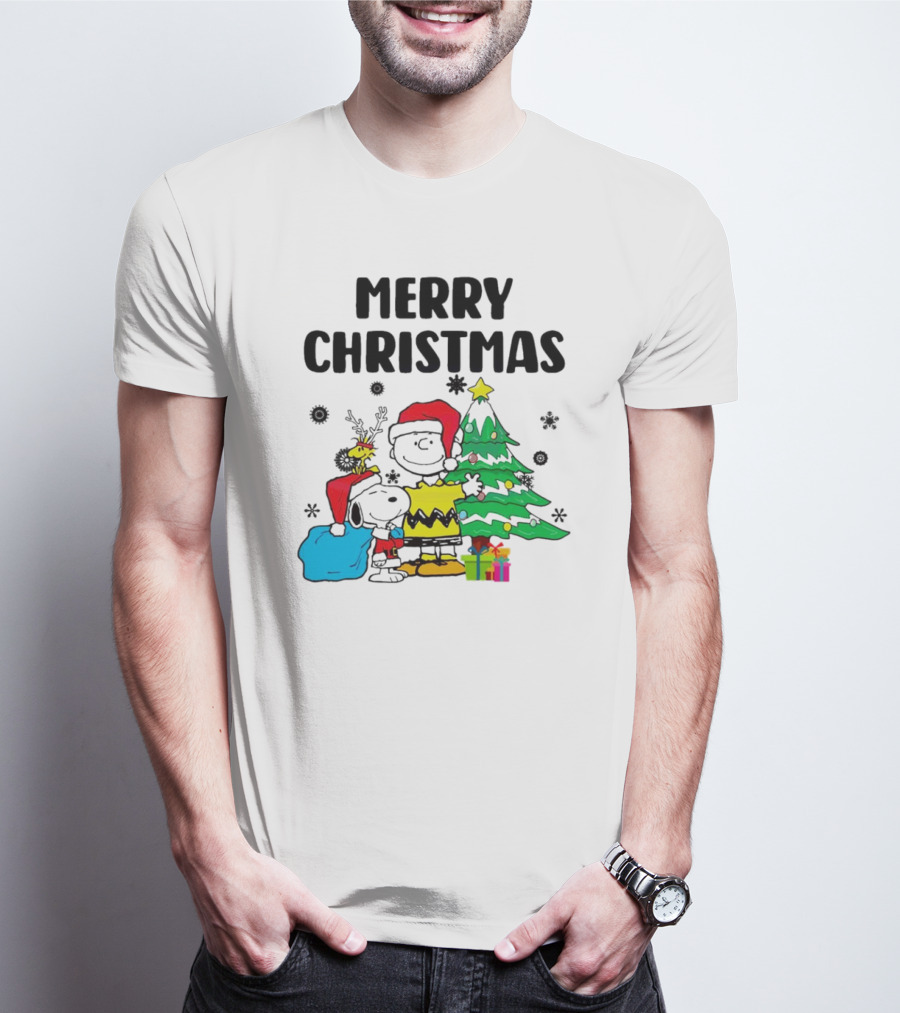 Charlie Snoopy Woodstock Merry Christmas Tree Santa Hats T-Shirt