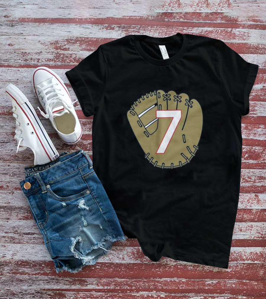 Dansby Swanson Number 7 Baseball Glove T-Shirt