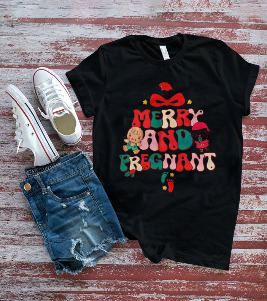 Merry And Pregnant Christmas Tree Baby Reveal With Santa Hat And Gingerbread People T-Shirt