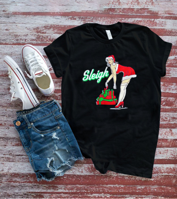 Vintage Santa Sleigh With Pin-Up Style Christmas Presents T-Shirt