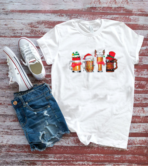 Christmas Beer Mugs Santa Hat And Holiday Decorations T-Shirt